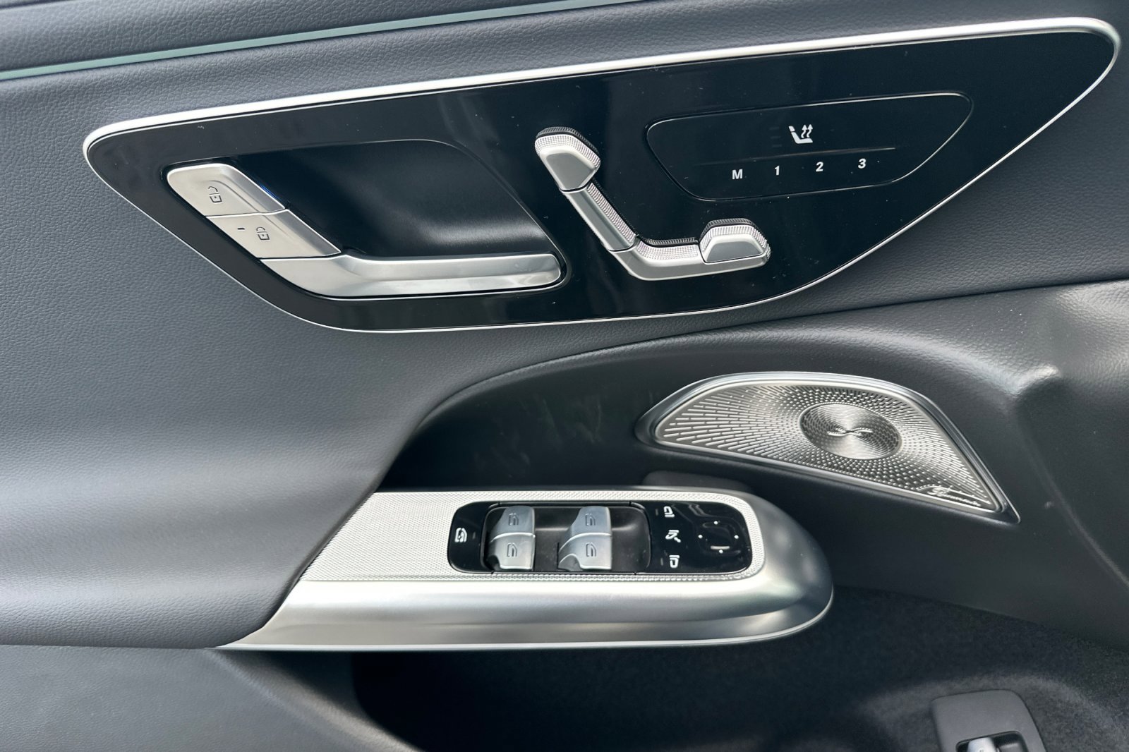 New 2026 Mercedes-Benz E 350 4MATIC Sedan image 11