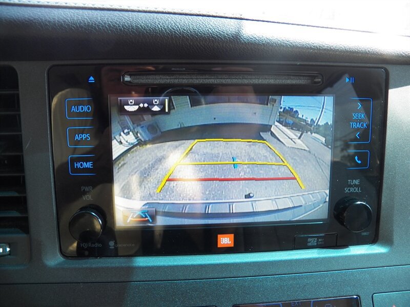 Used 2015 Toyota Sienna Limited Premium w/ Advanced Technology Package FWD image 36