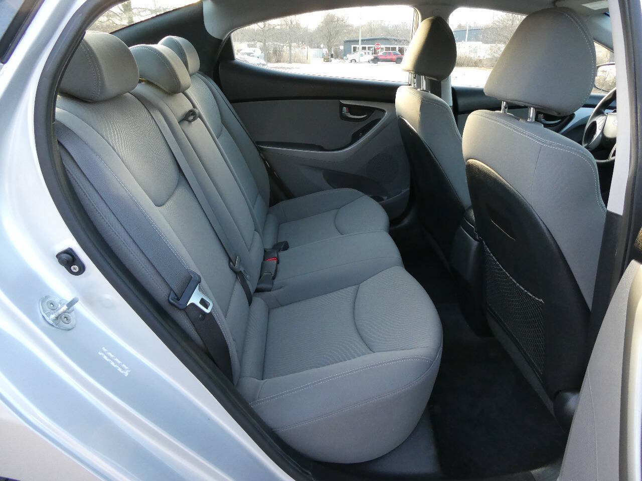 Used 2014 Hyundai Elantra SE w/ Option Group 02 FWD image 25