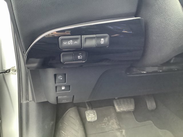 Used 2021 Toyota Prius Prime LE image 14