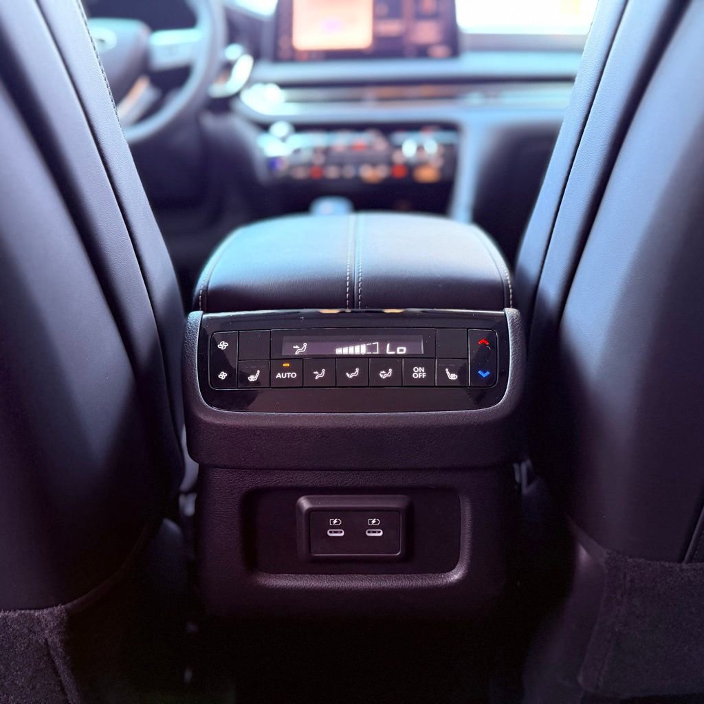 Certified 2026 INFINITI QX60 Luxe w/ Family Package image 31