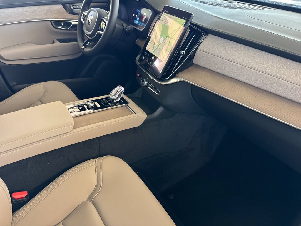 New 2026 Volvo XC90 T8 Plus AWD/4WD image 16
