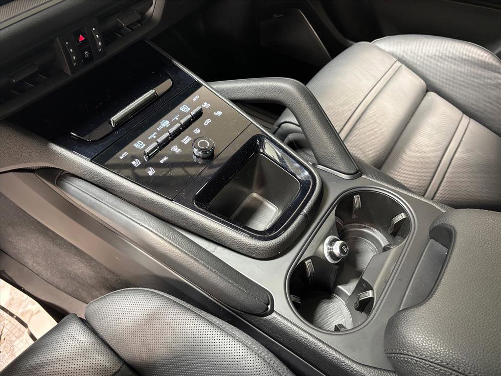 Used 2025 Porsche Cayenne S image 14