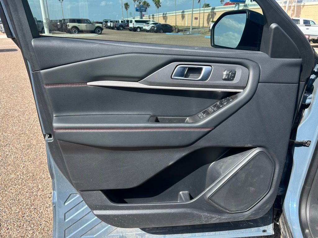 Used 2025 Ford Explorer ST-Line w/ Premium Package image 10
