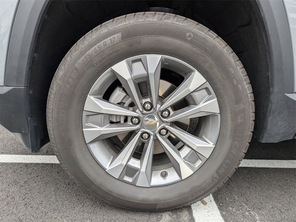 Used 2025 Chevrolet Equinox LT image 11