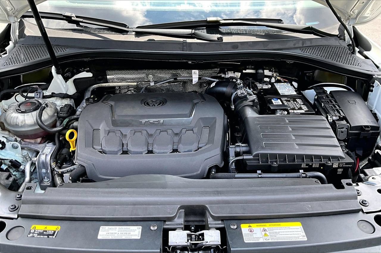 Used 2023 Volkswagen Tiguan SE AWD/4WD image 35