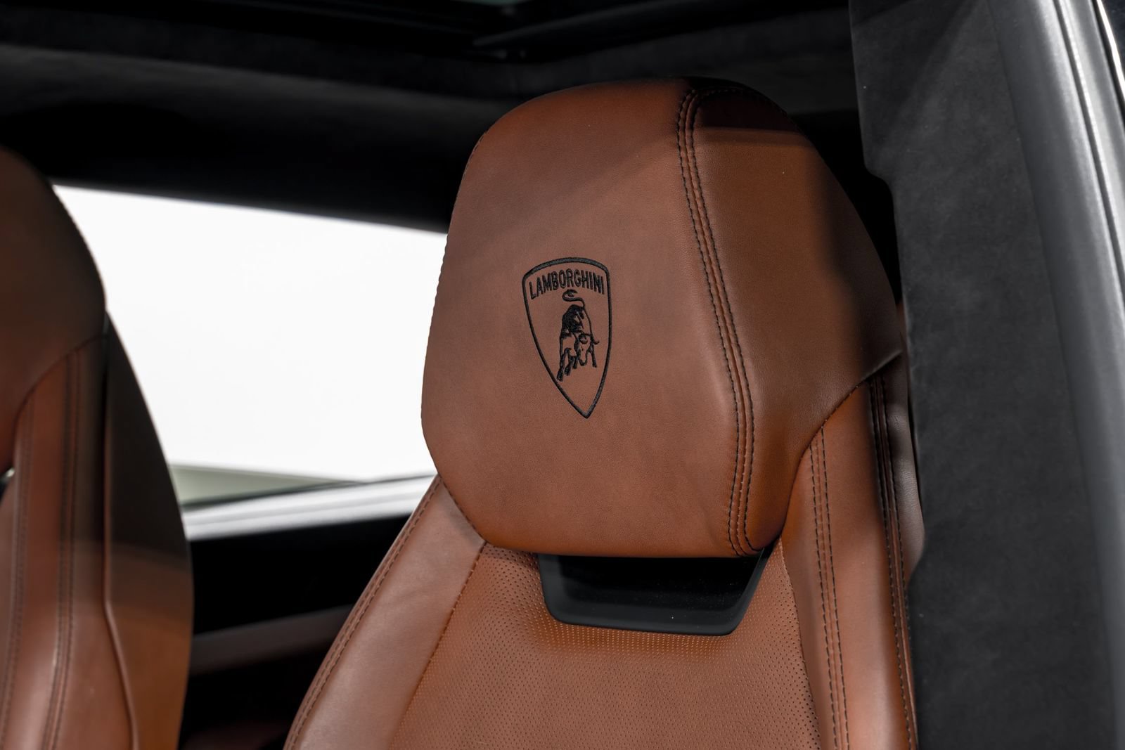 Used 2021 Lamborghini Urus AWD/4WD image 21