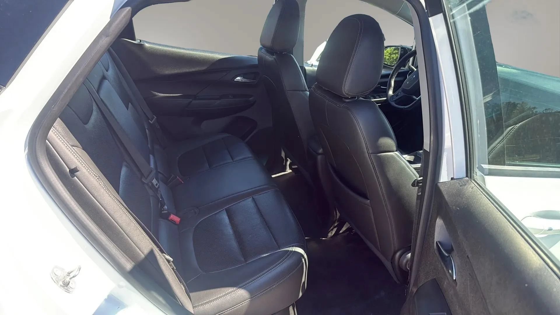Used 2023 Chevrolet Bolt LT FWD image 8