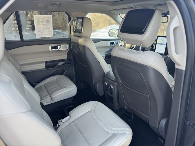 Used 2020 Ford Explorer Platinum w/ Premium Technology Package image 18