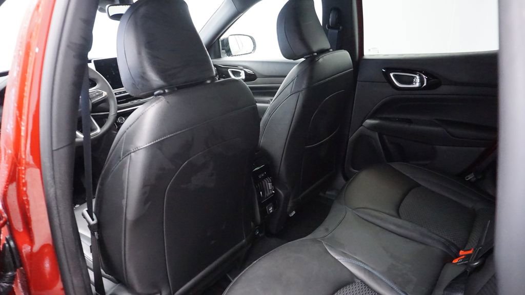 New 2026 Jeep Compass Latitude AWD/4WD image 24