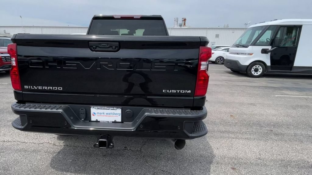New 2026 Chevrolet Silverado 2500 Custom w/ Custom Value Package AWD/4WD image 9