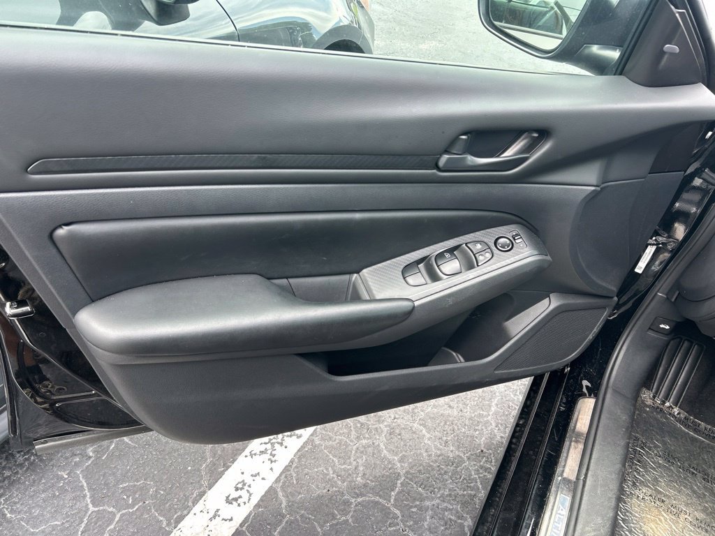 Certified 2025 Nissan Altima 2.5 S FWD image 18