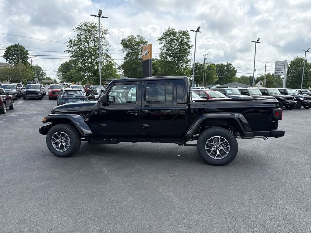 New 2026 Jeep Gladiator Sport AWD/4WD image 11