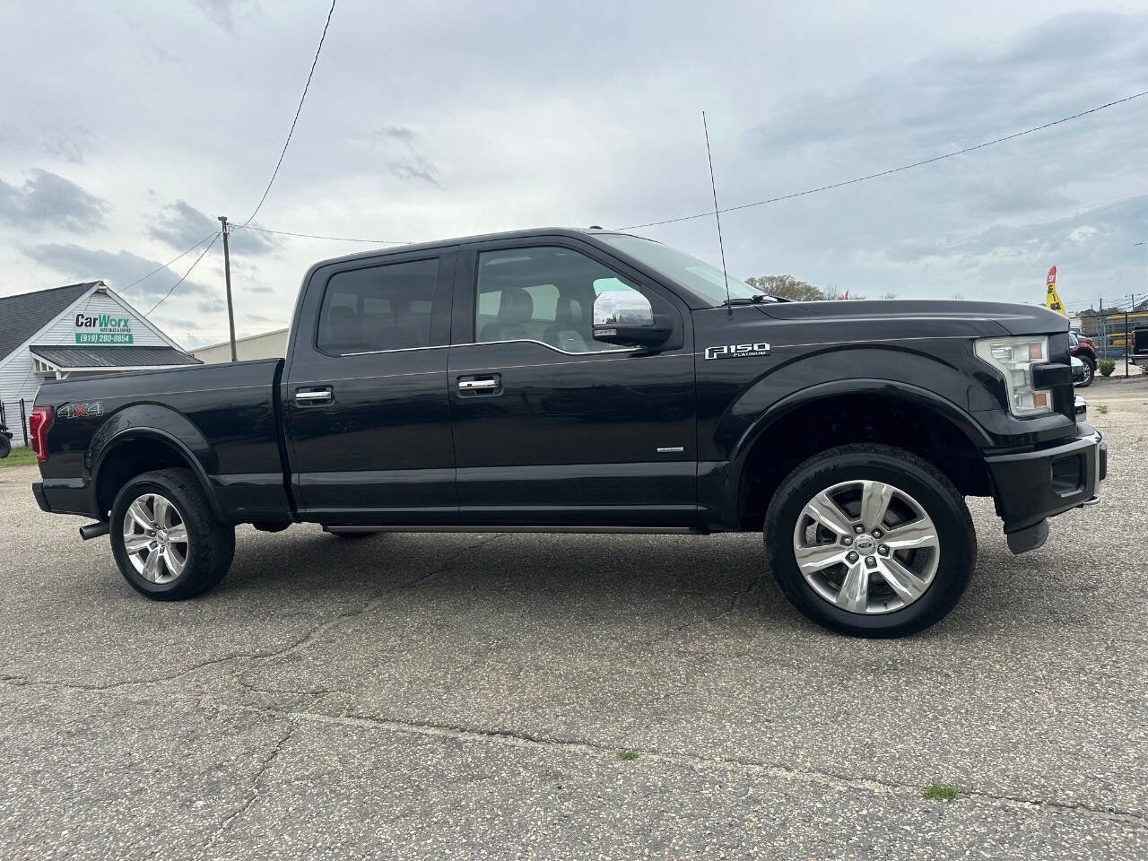 Used 2015 Ford F150 Platinum image 11