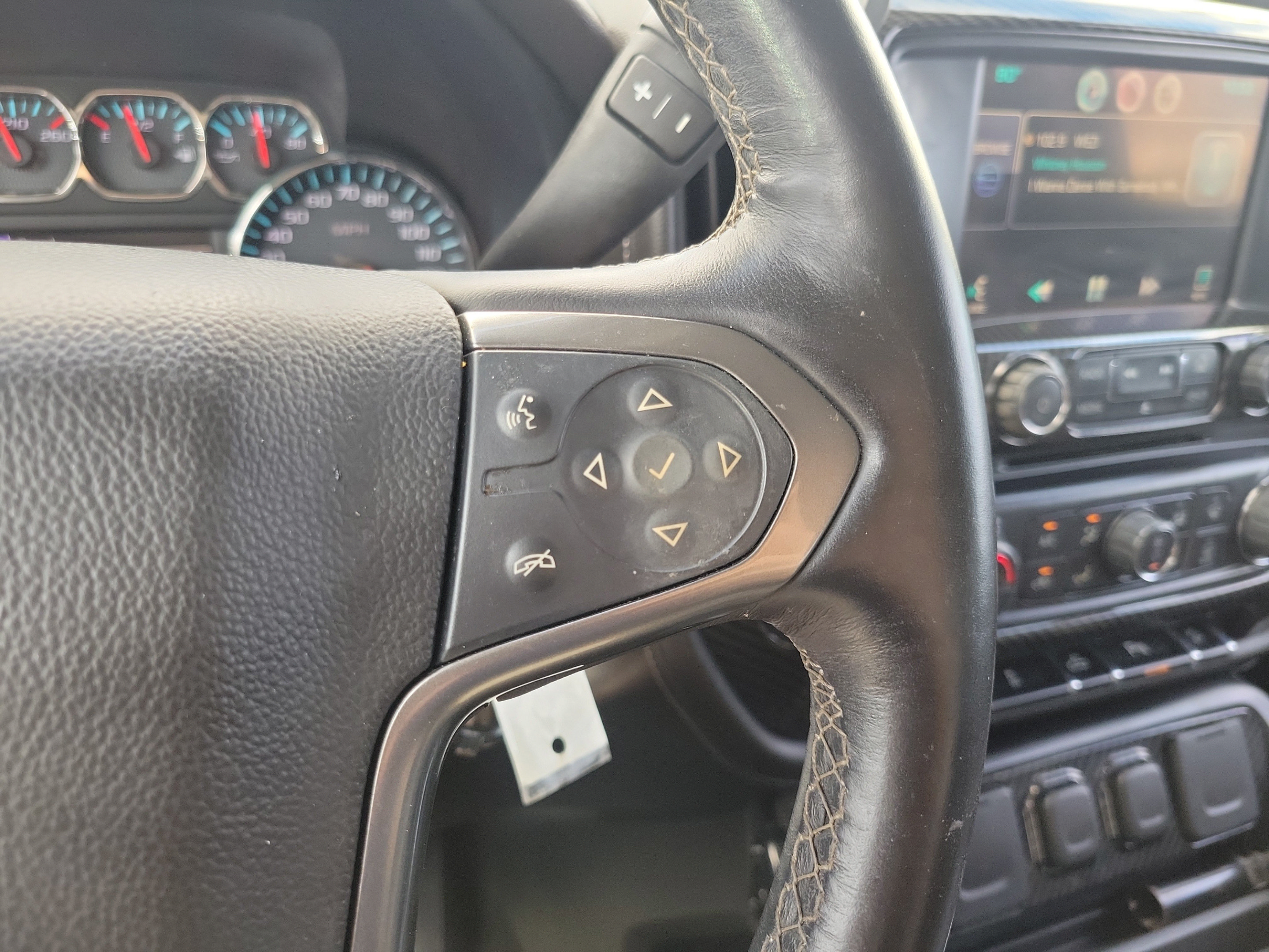Used 2014 Chevrolet Silverado 1500 LTZ Z71 w/ LTZ Plus Package AWD/4WD image 19