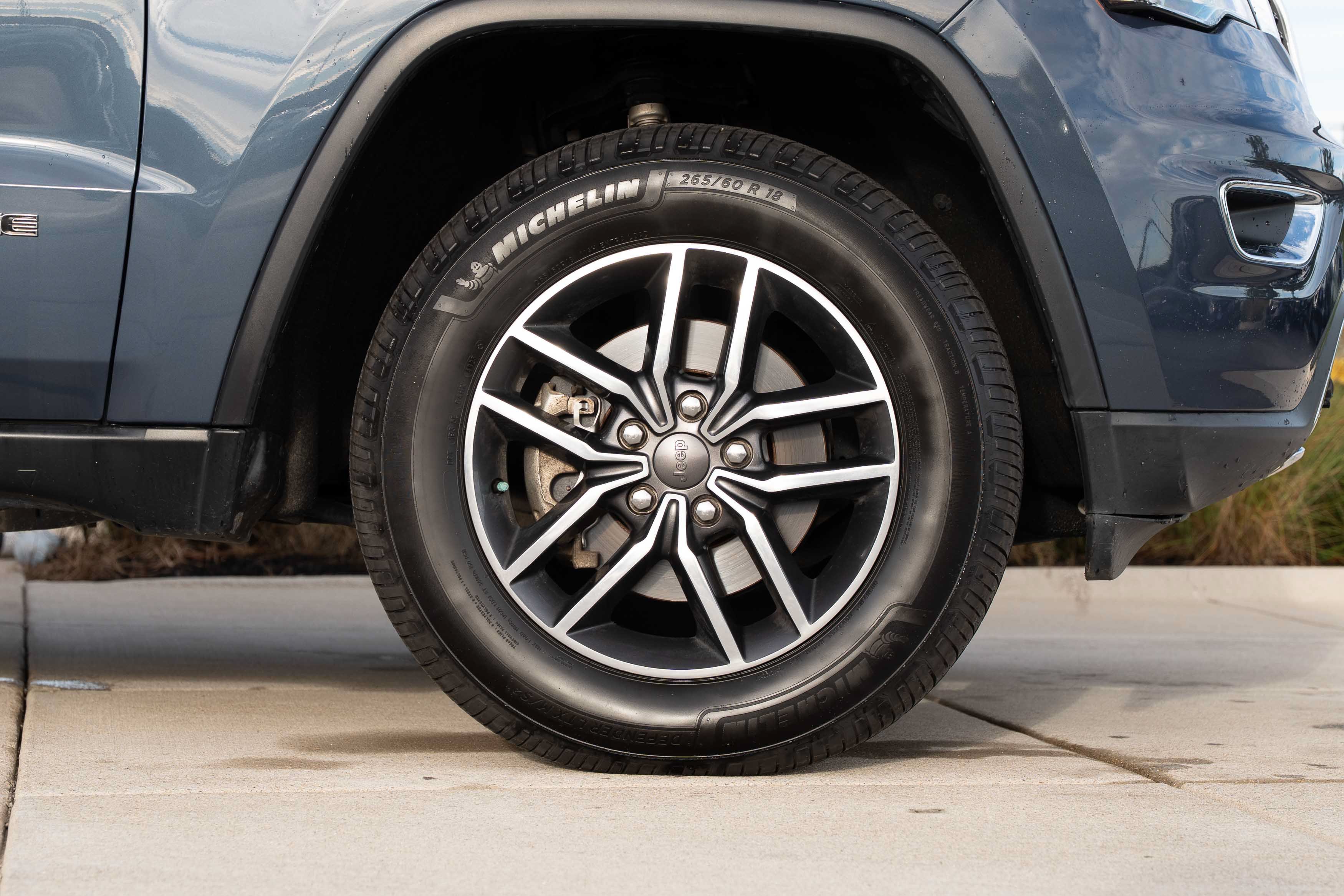 Used 2019 Jeep Grand Cherokee Limited w/ Trailer Tow Group IV AWD/4WD image 28