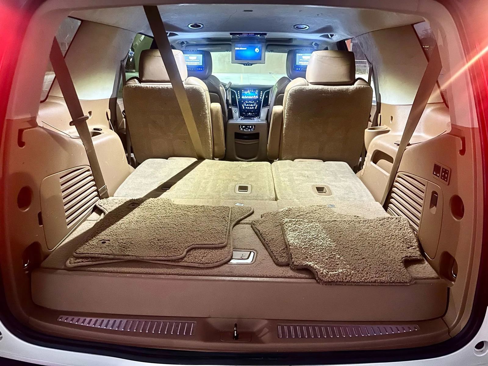 Used 2015 Cadillac Escalade Platinum image 21