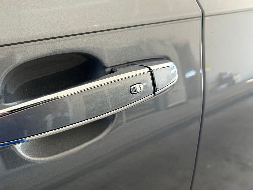Used 2018 GMC Terrain Denali w/ Advanced Safety Package FWD image 16