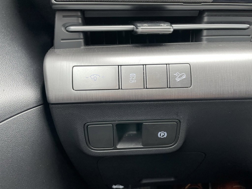 Used 2024 Hyundai Kona SEL image 43