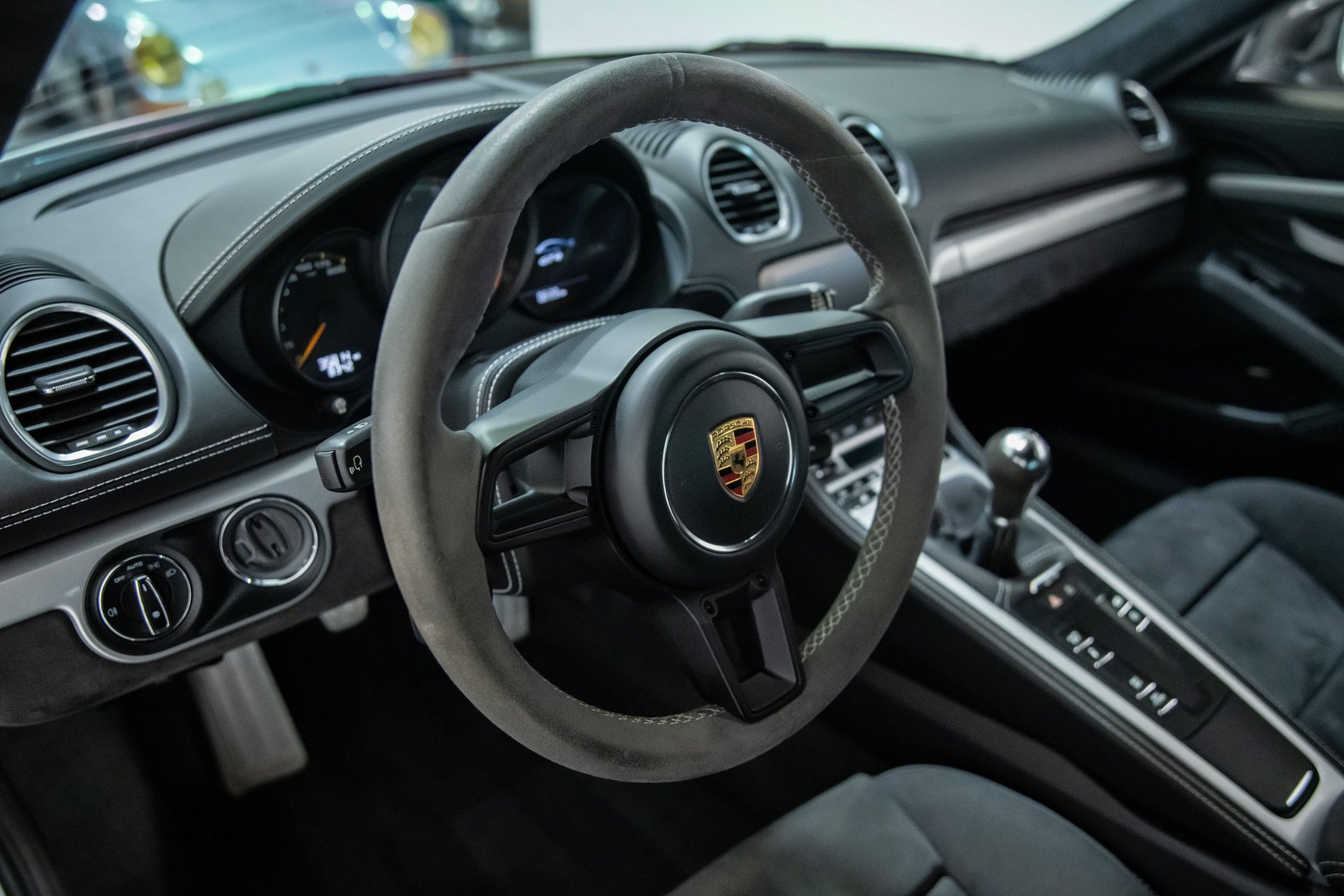 Used 2020 Porsche 718 Cayman GT4 image 34