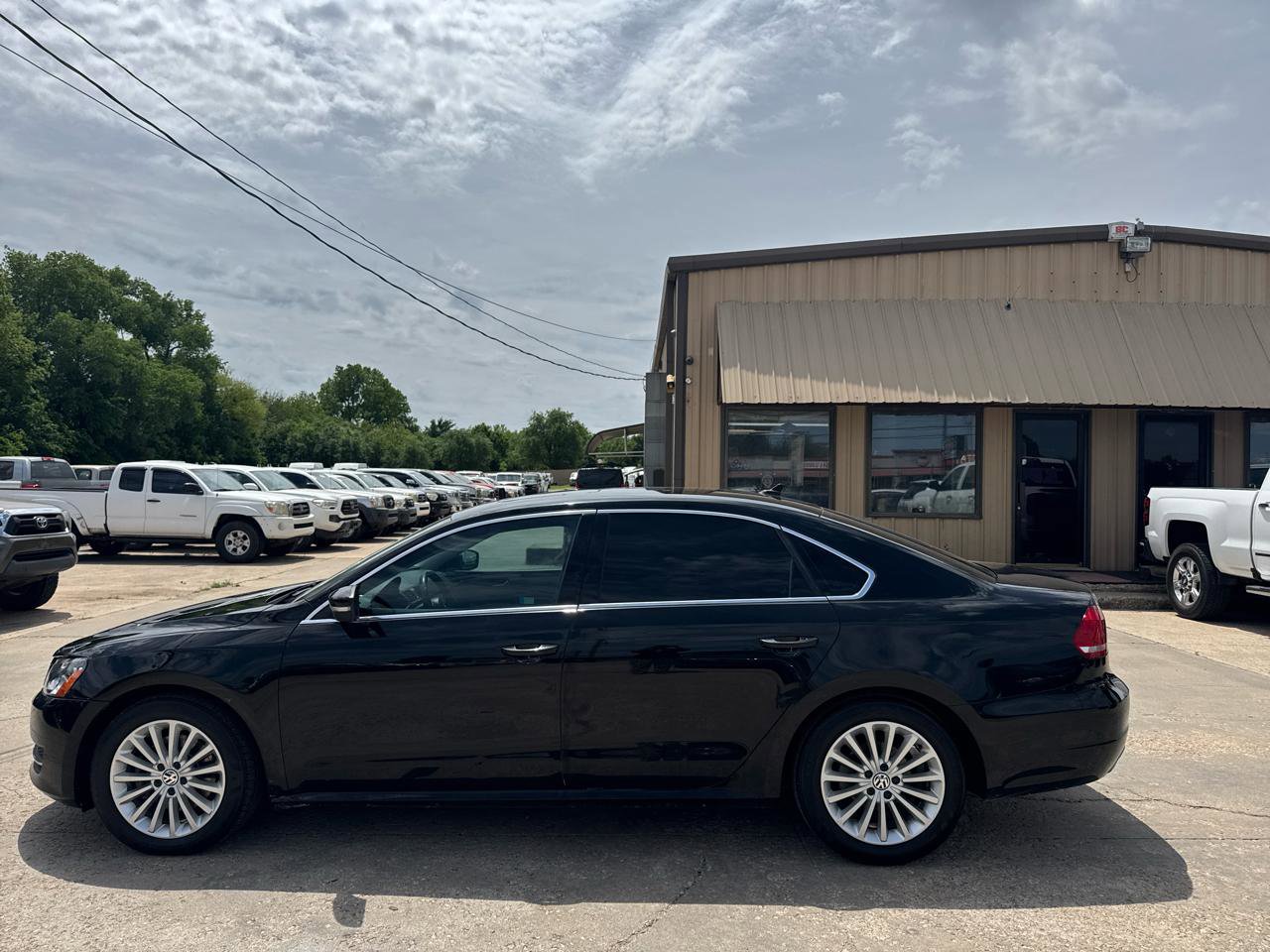 Used 2015 Volkswagen Passat TDI SE FWD image 8