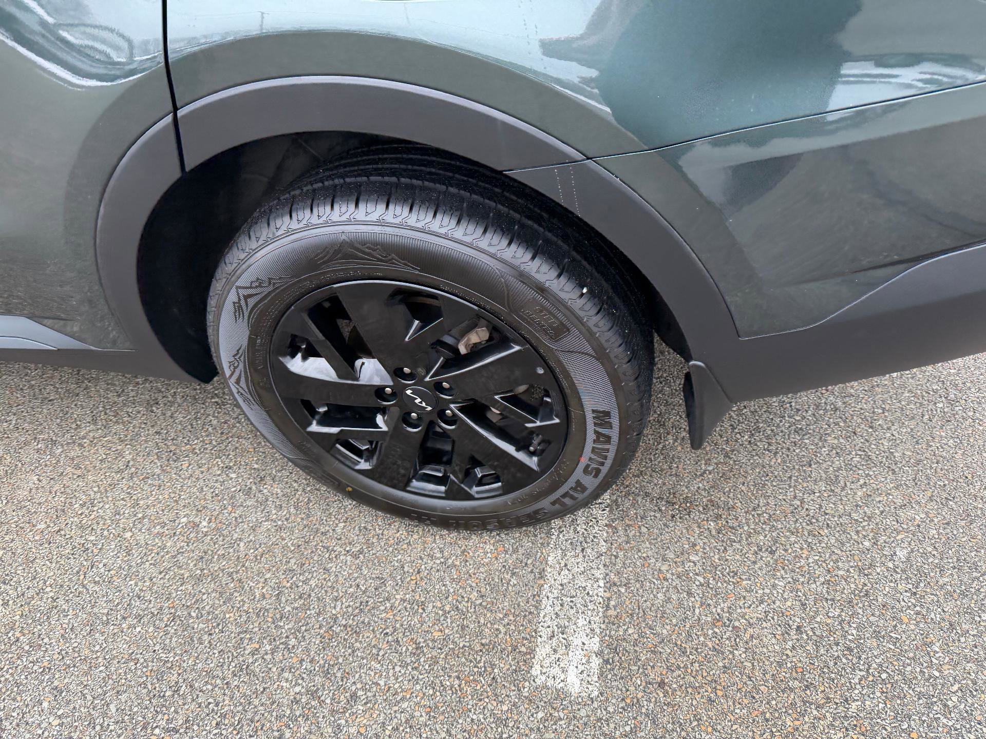 Used 2023 Kia Sorento S w/ Panoramic Sunroof Package image 11