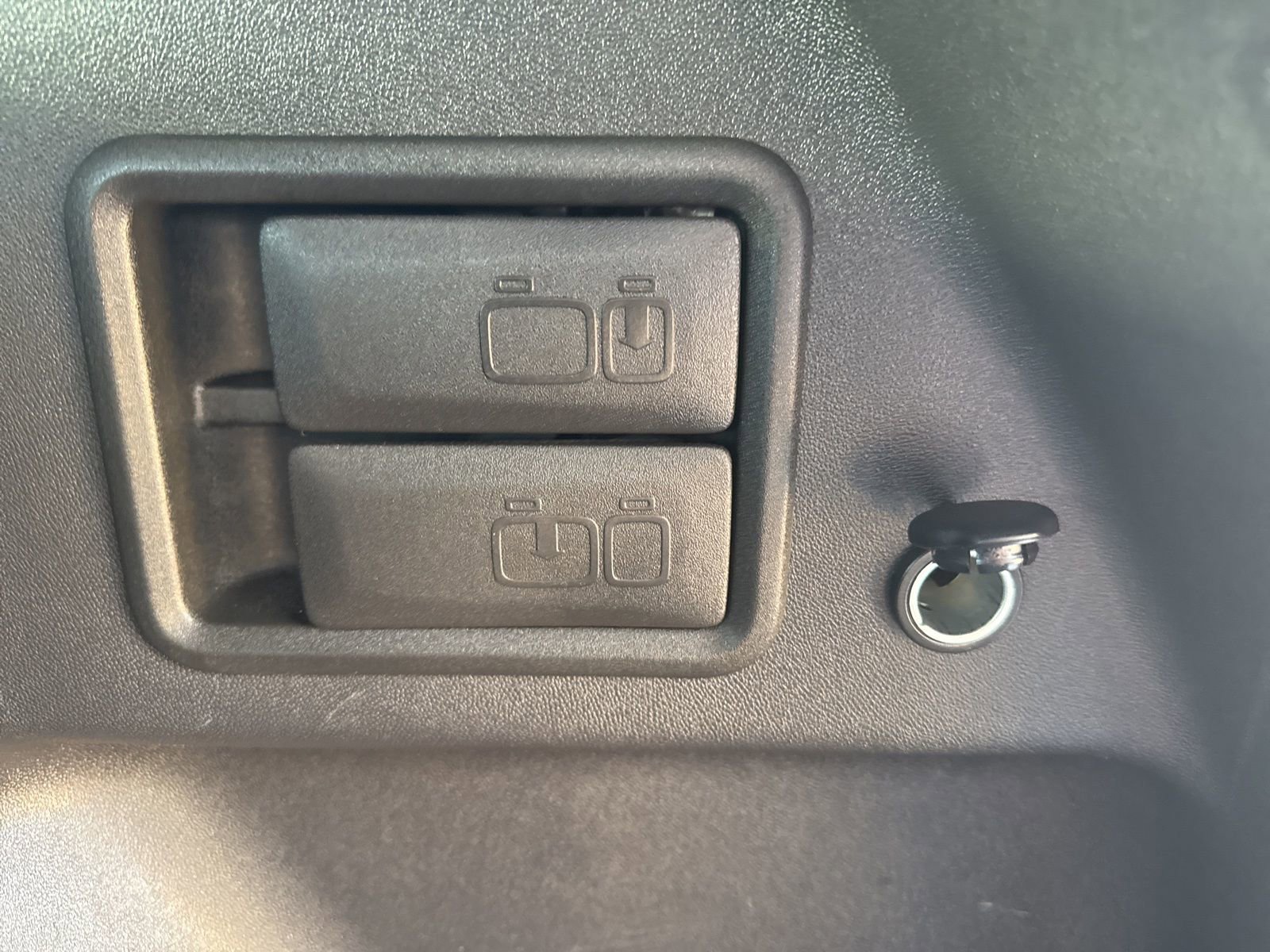 Used 2024 Chevrolet Equinox RS w/ RS Leather Package image 31