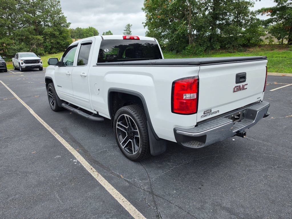 Used 2018 GMC Sierra 1500 SLE w/ Black Pack AWD/4WD image 9