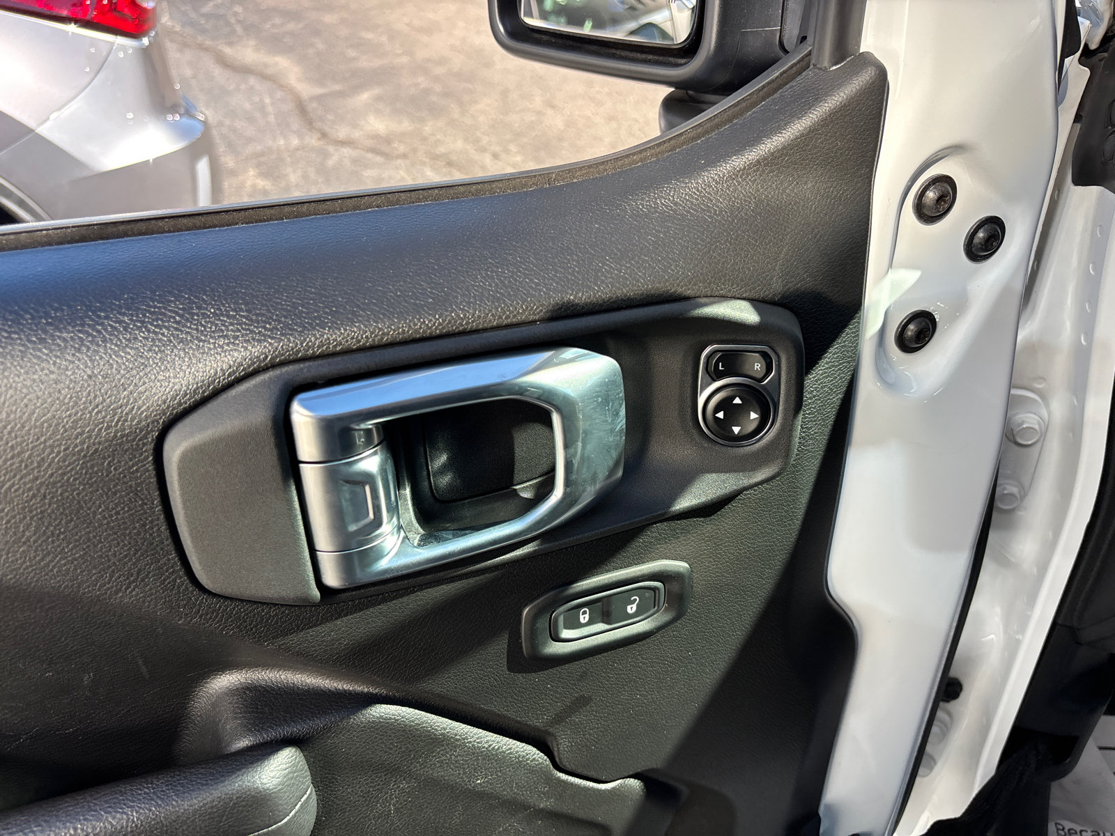 Used 2023 Jeep Gladiator Rubicon w/ LED Lighting Group AWD/4WD image 12