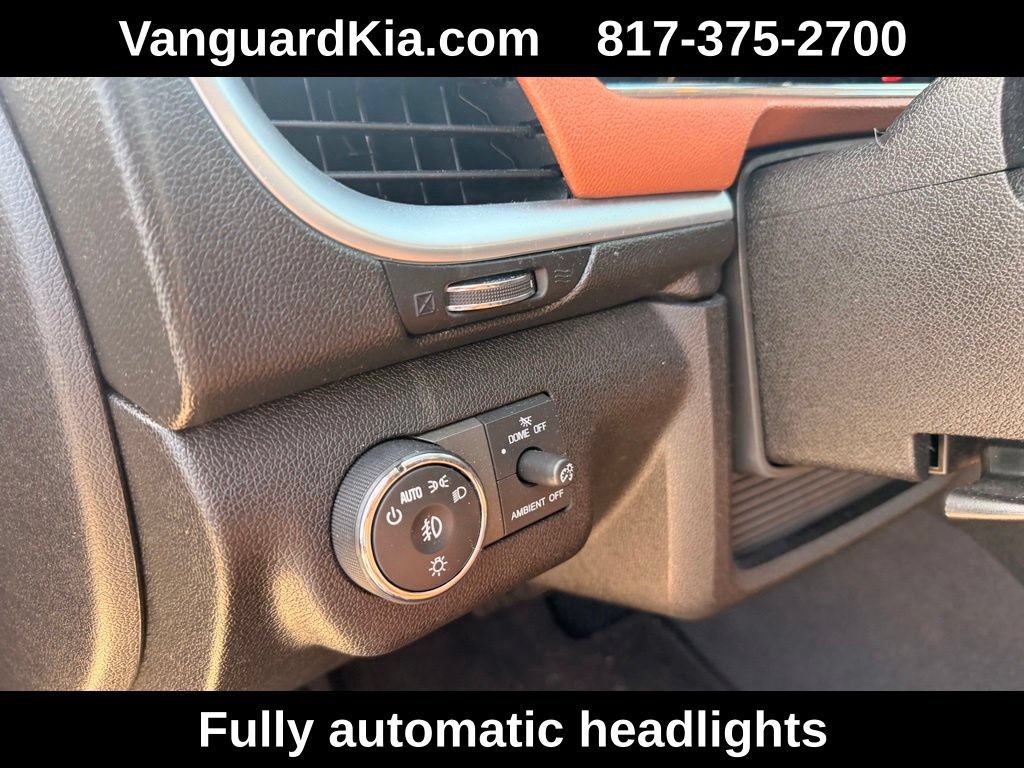 Used 2017 Chevrolet Traverse LT FWD image 16