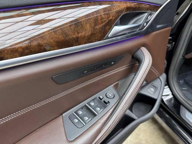 Used 2018 BMW 540i xDrive w/ Luxury Seating Package image 11