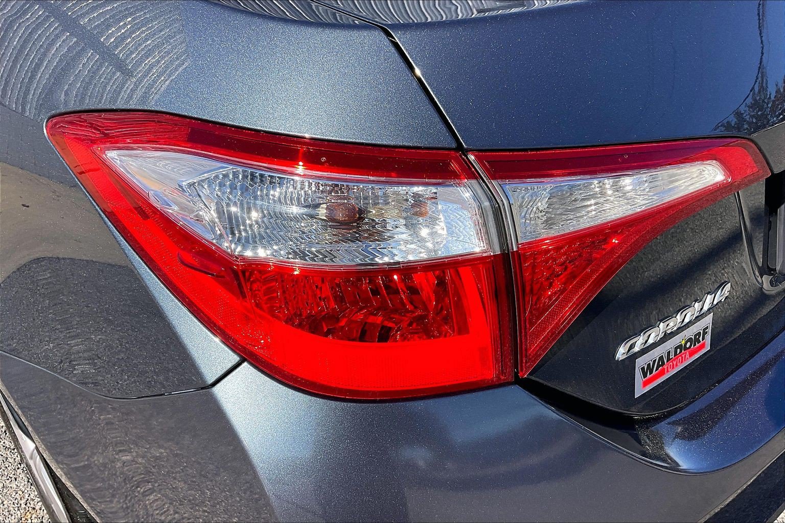 Used 2015 Toyota Corolla LE FWD image 34