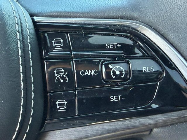Used 2024 Jeep Grand Cherokee L Overland w/ Luxury Tech Group IV AWD/4WD image 29