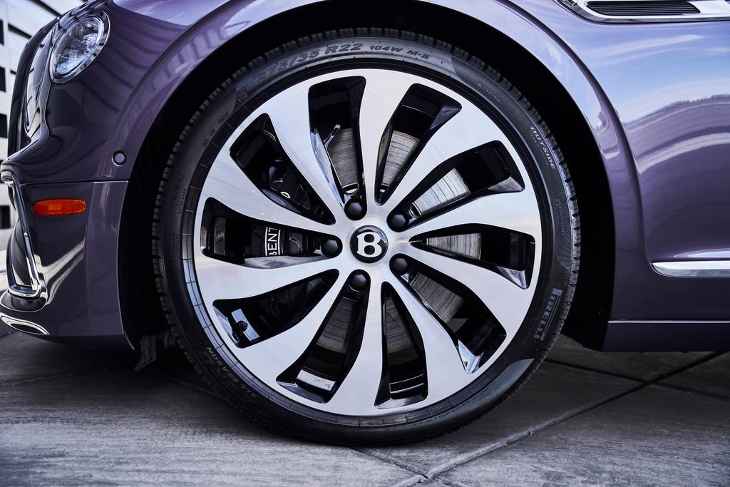 Used 2026 Bentley Flying Spur V8 image 3