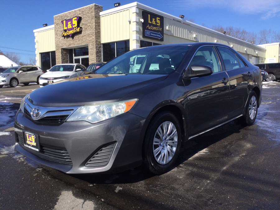 Used 2014 Toyota Camry LE