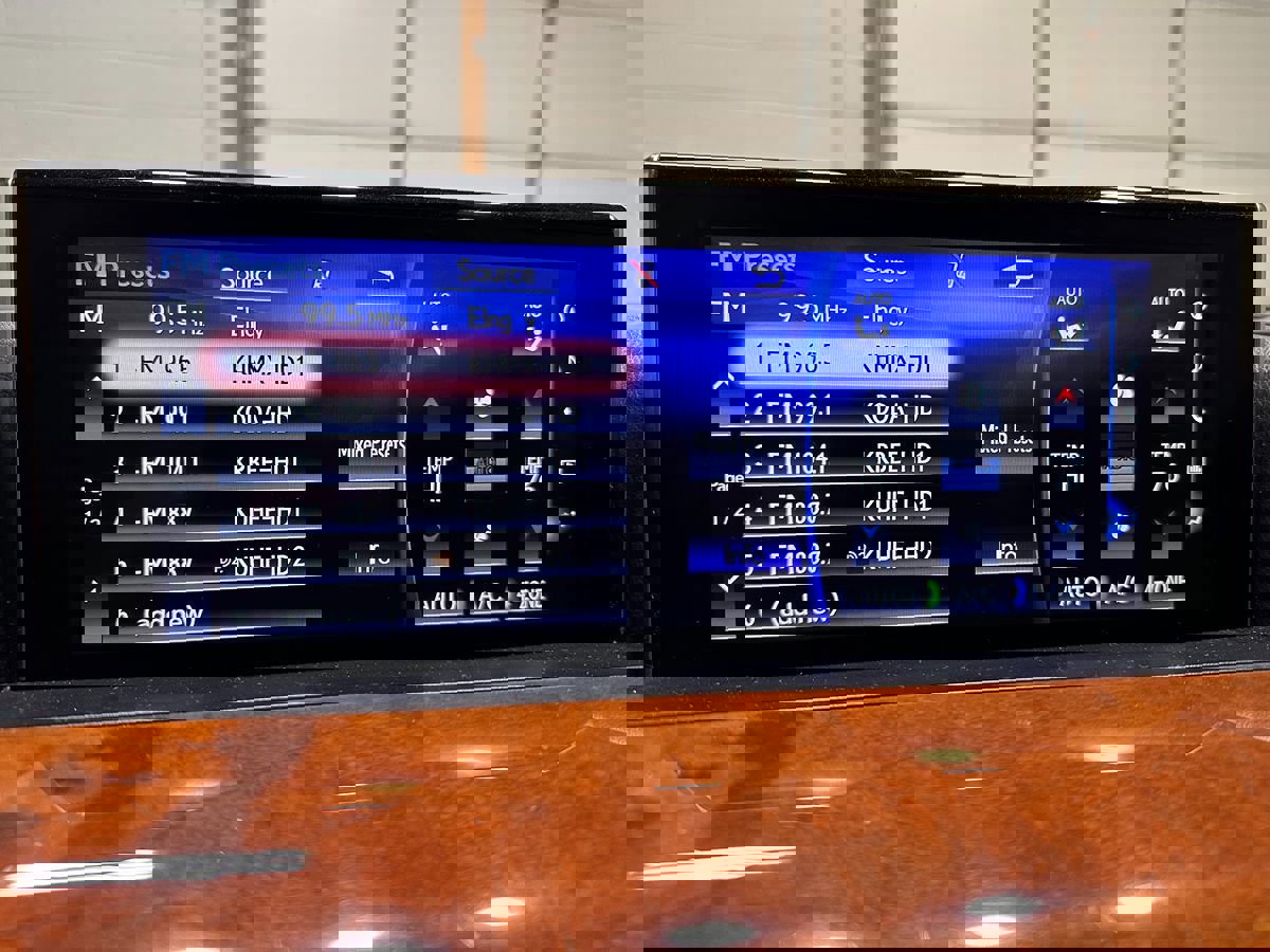 Used 2016 Lexus LX 570 4WD w/ Luxury Package image 42