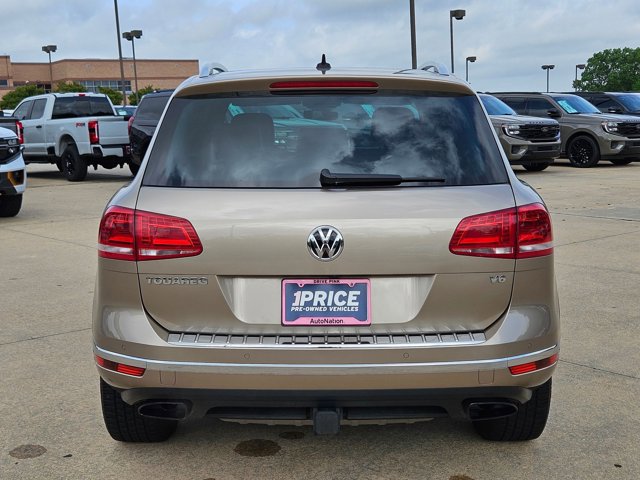 Used 2017 Volkswagen Touareg Wolfsburg Edition image 7