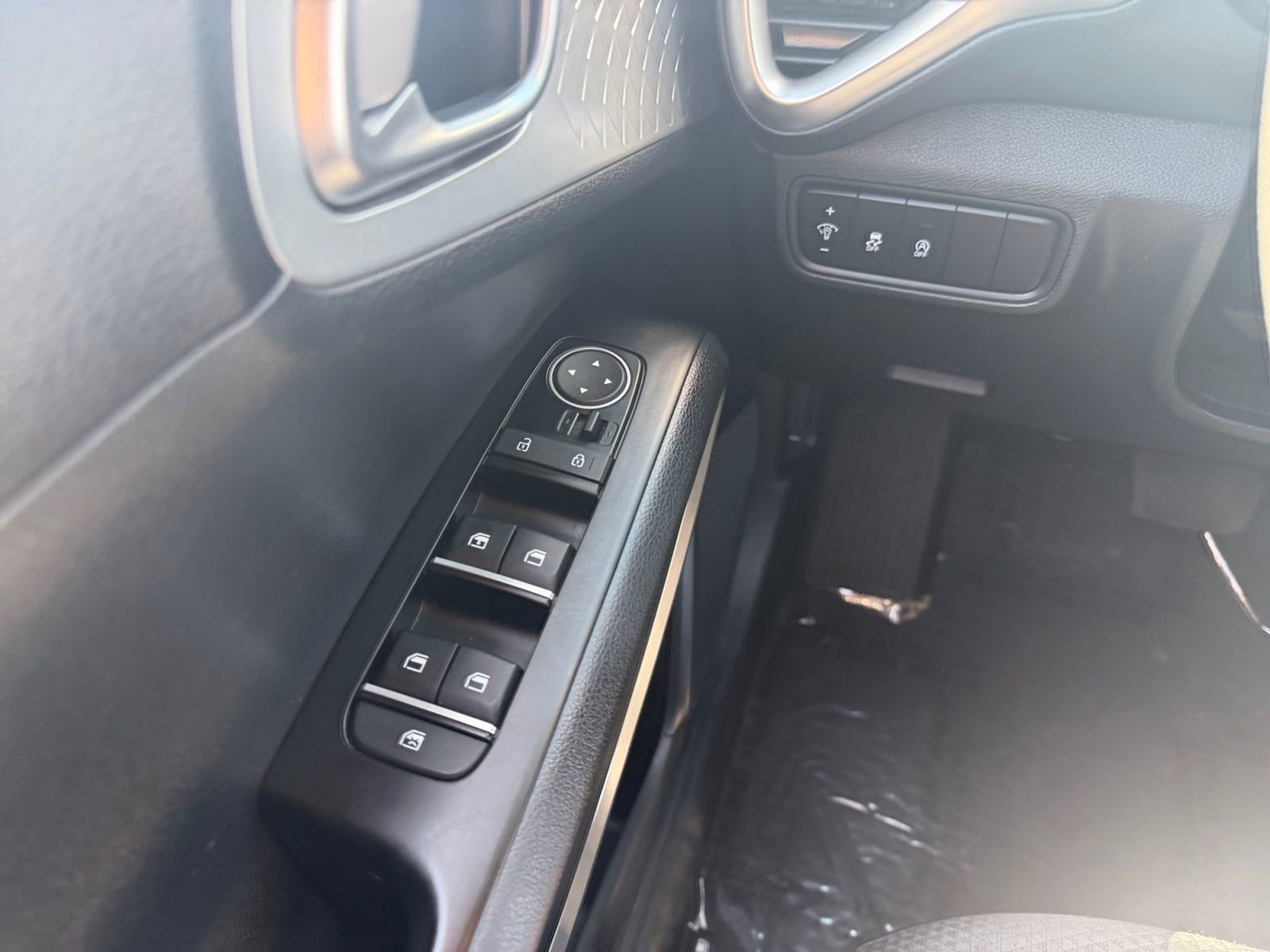 Used 2025 Kia Soul LX FWD image 22