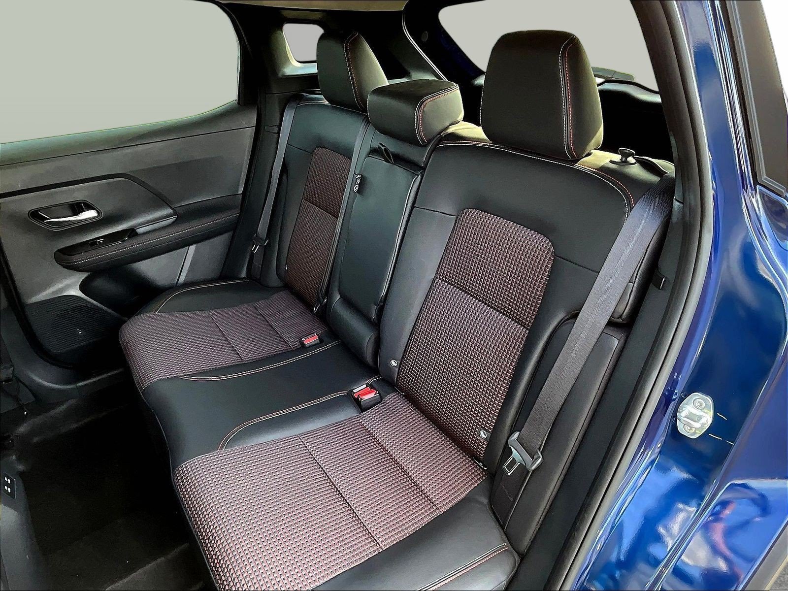 Certified 2025 Nissan Kicks SR AWD/4WD image 25