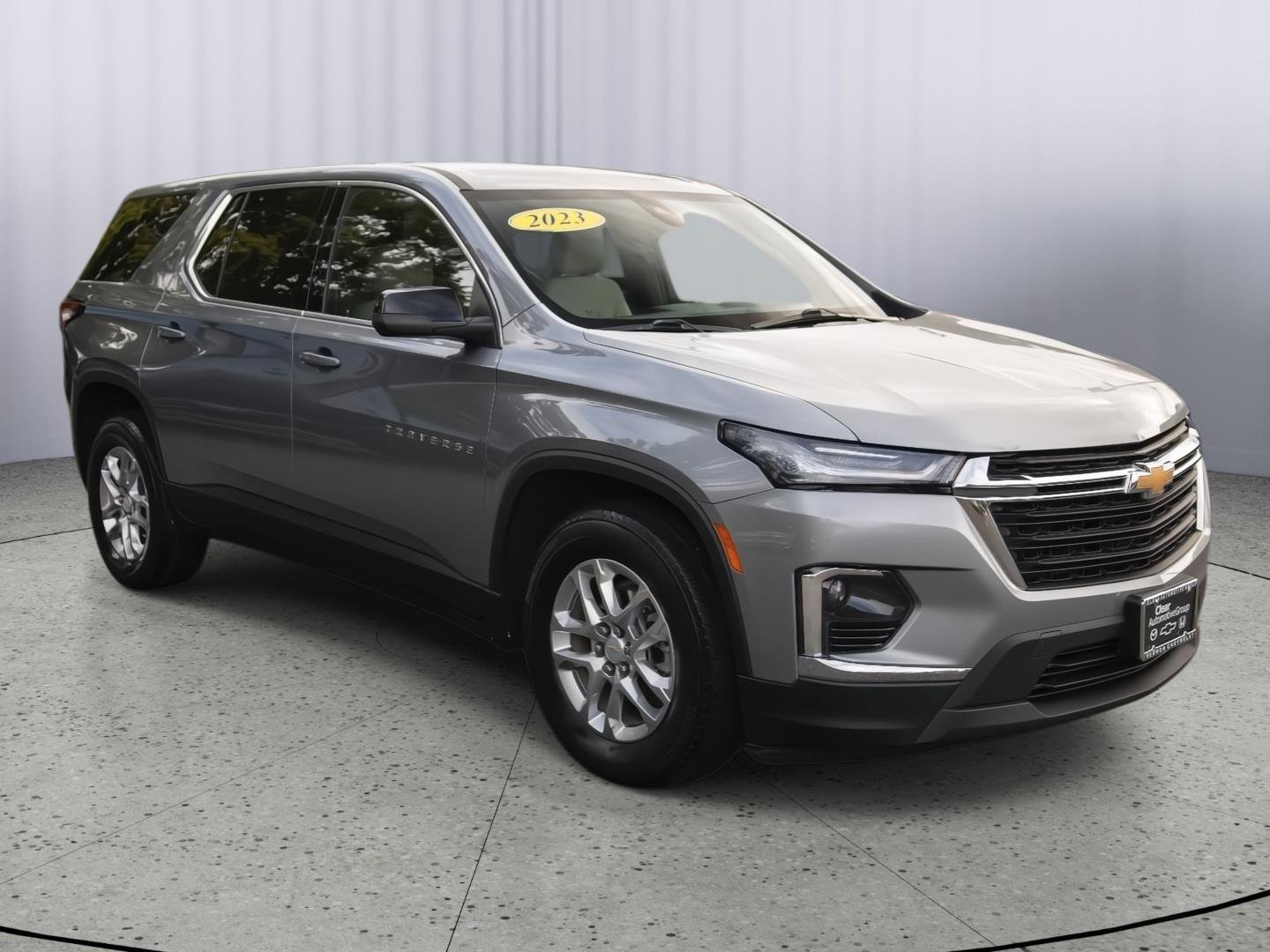 Used 2023 Chevrolet Traverse LS