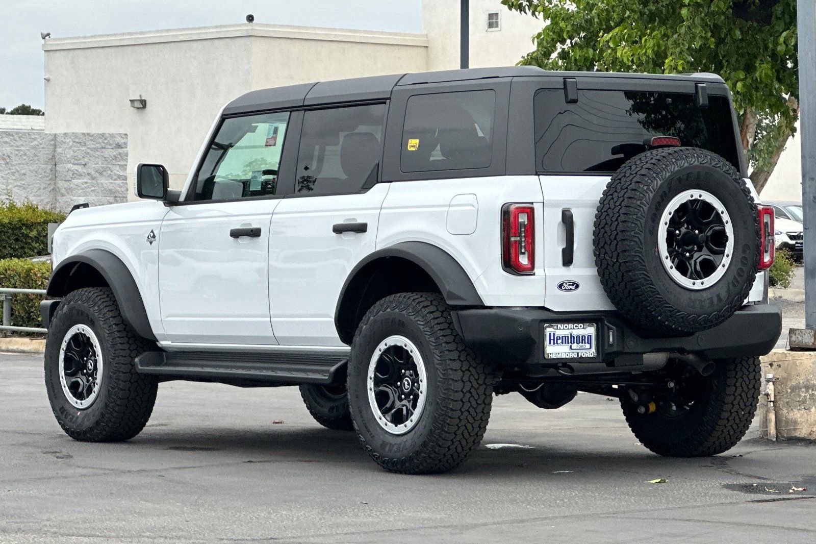 New 2026 Ford Bronco Outer Banks w/ Sasquatch Package image 6