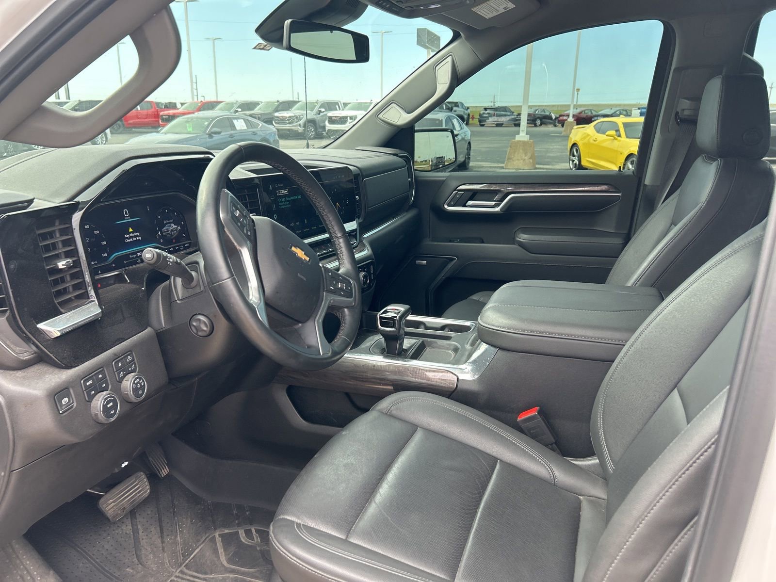 Used 2025 Chevrolet Silverado 1500 LTZ w/ Z71 Off-Road Package AWD/4WD image 14