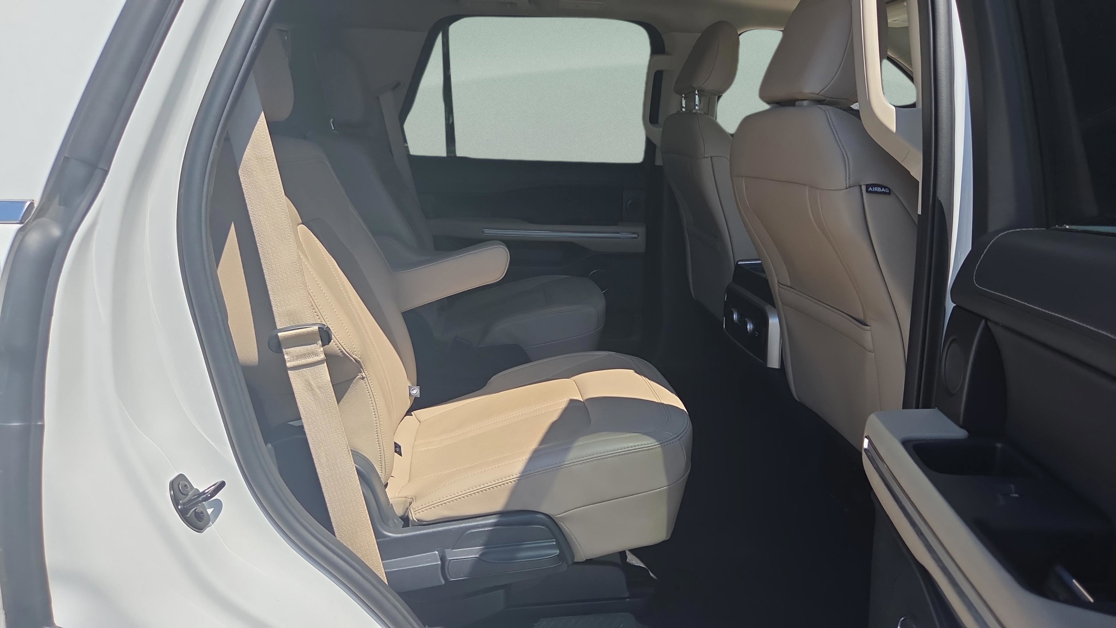 Used 2024 Ford Expedition Limited image 18