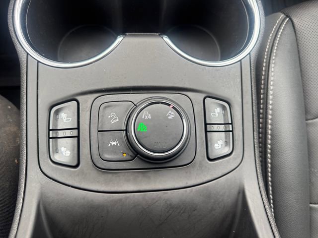 Used 2024 GMC Terrain SLT AWD/4WD image 18