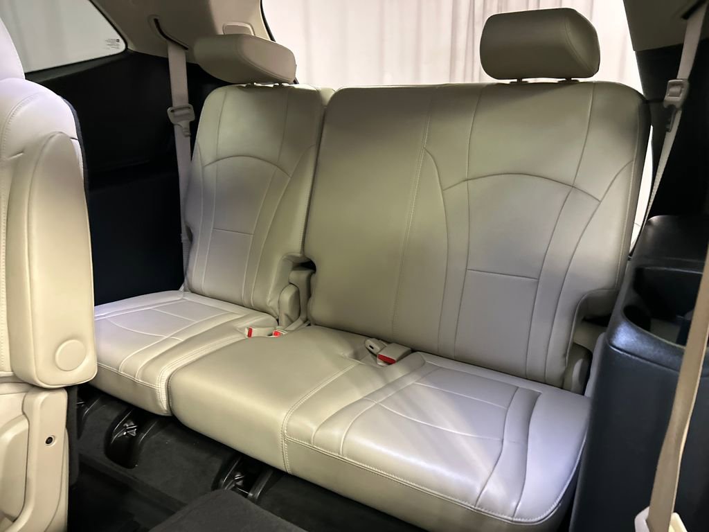 Used 2020 Buick Enclave Premium w/ Sun and Sites Package image 24