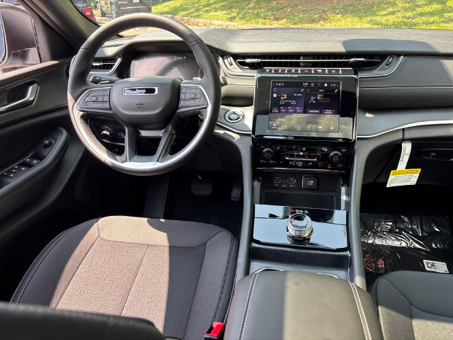 New 2026 Jeep Grand Cherokee Laredo X AWD/4WD image 11