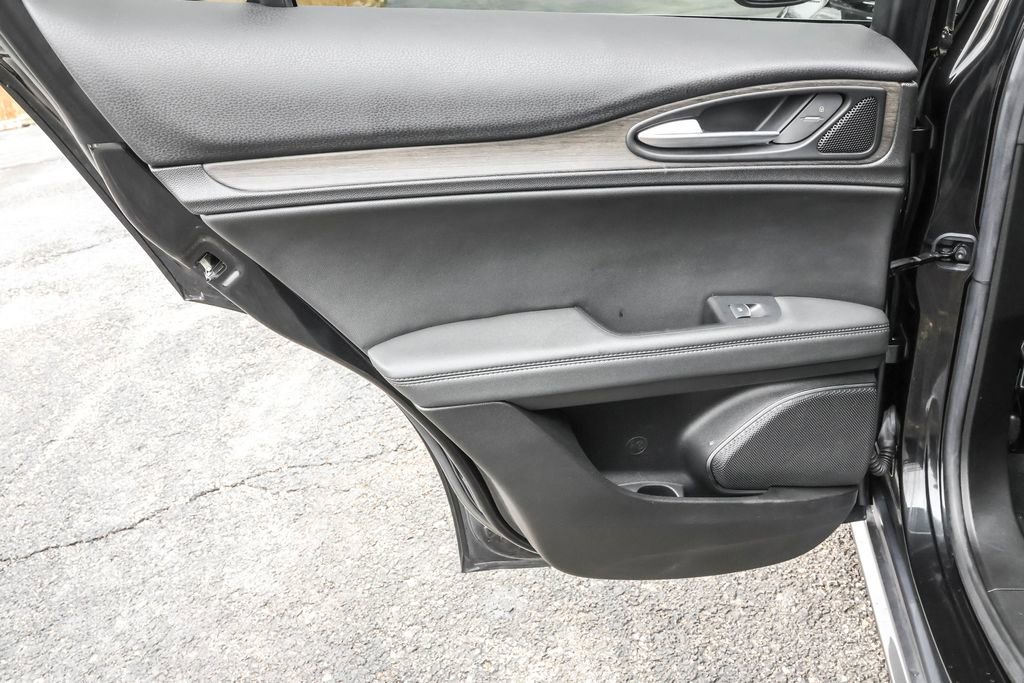 Used 2023 Alfa Romeo Stelvio Ti image 28