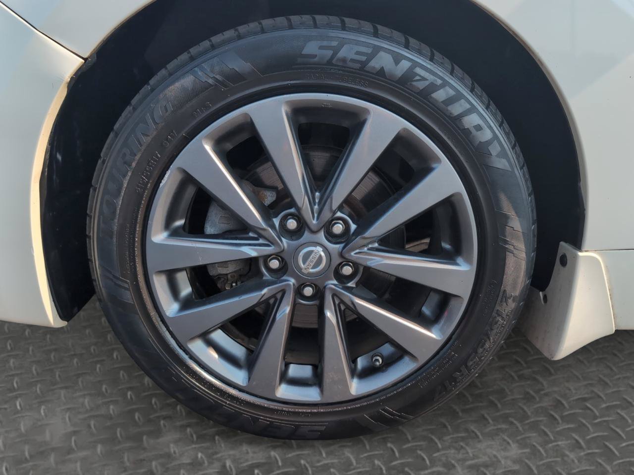 Used 2016 Nissan Altima 2.5 SV FWD image 29