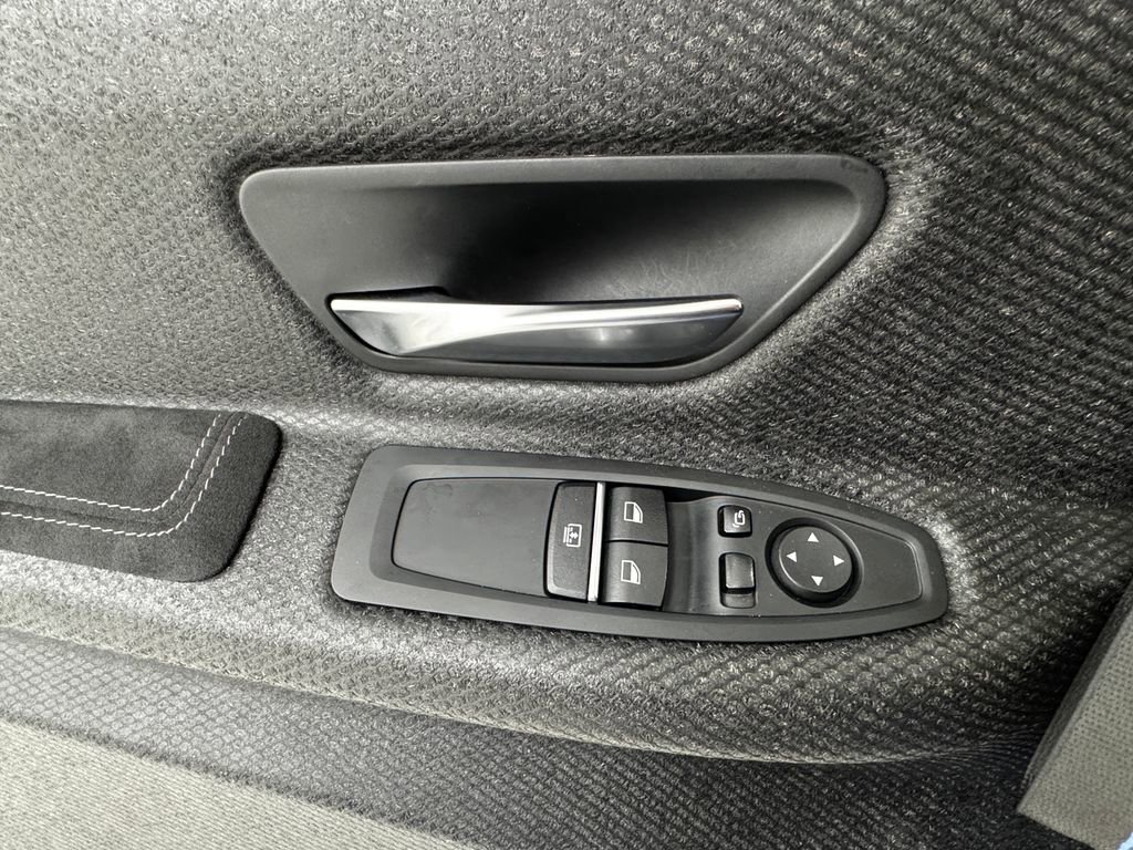 Used 2020 BMW M4 CS w/ Executive Package image 28