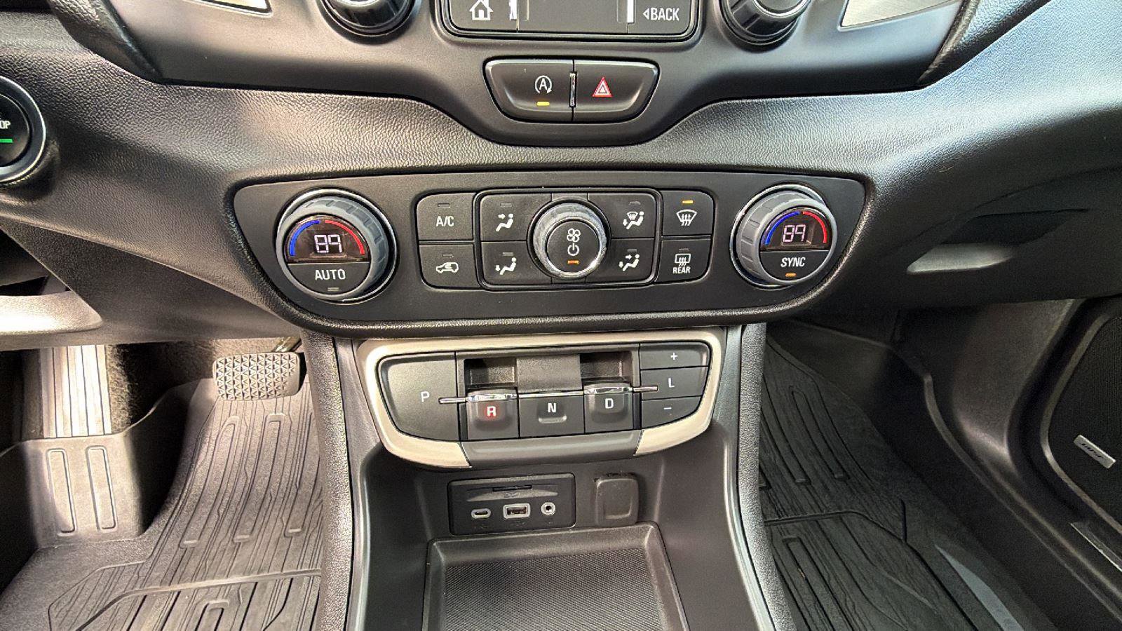 Used 2023 GMC Terrain Denali image 10